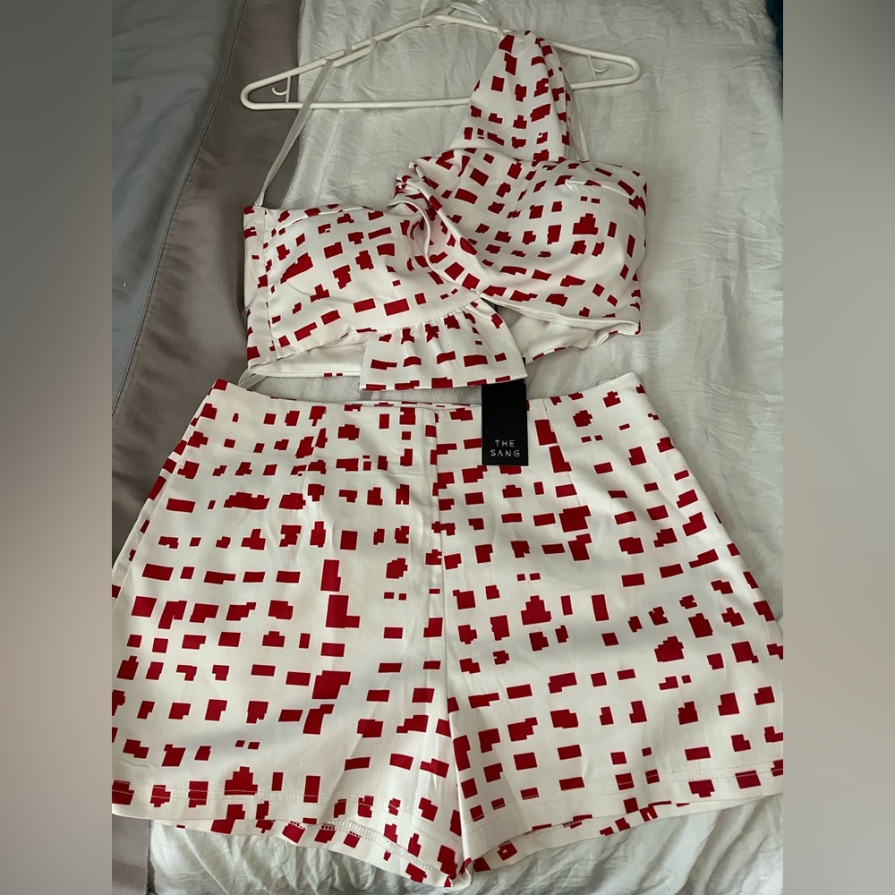 BRAND NEW W/TAGS-2 piece short set